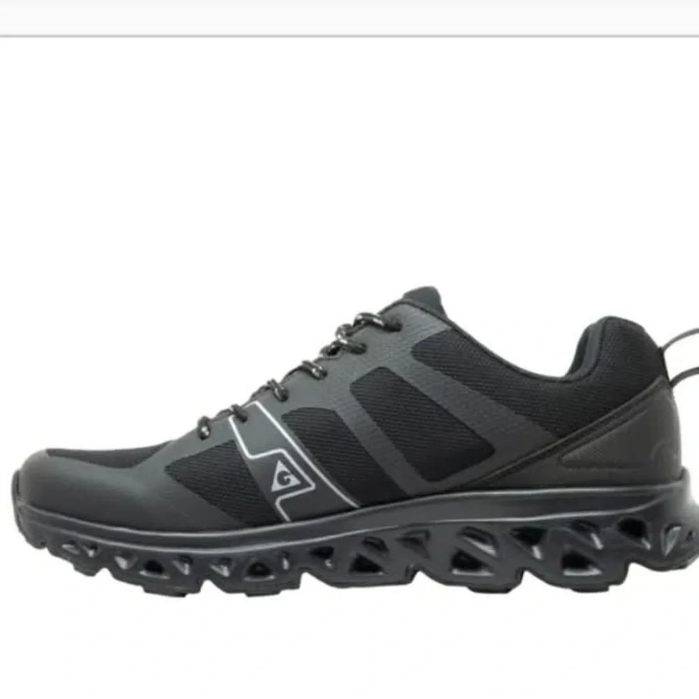 Gerry Mens Sneakers Speed Trail Black Shoe New In Box size 9.5